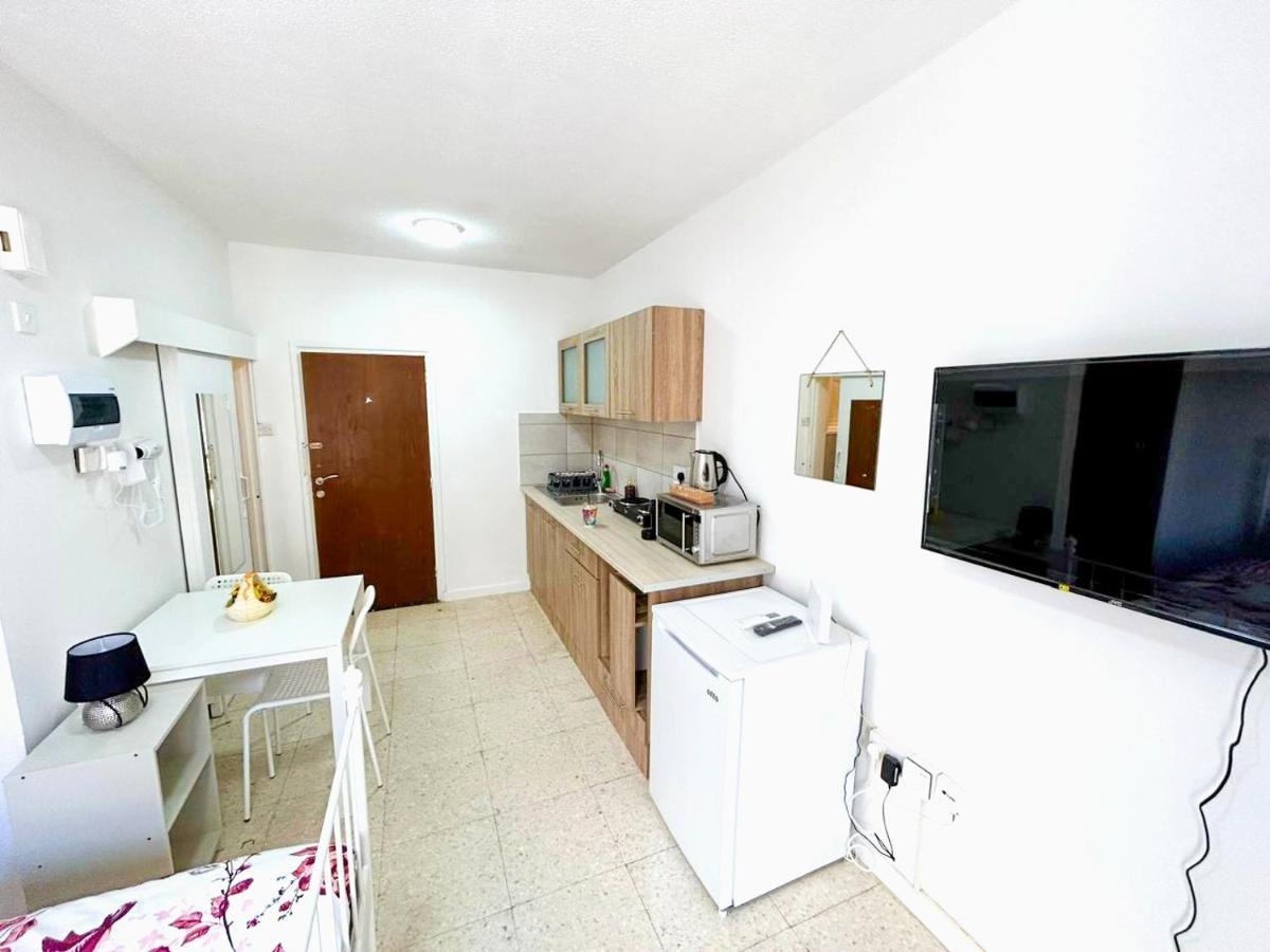 Central Comfort Studio Larnaca Buitenkant foto